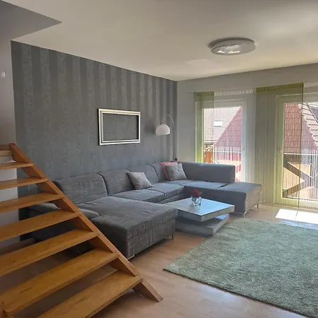 Star 6 Apartament *
